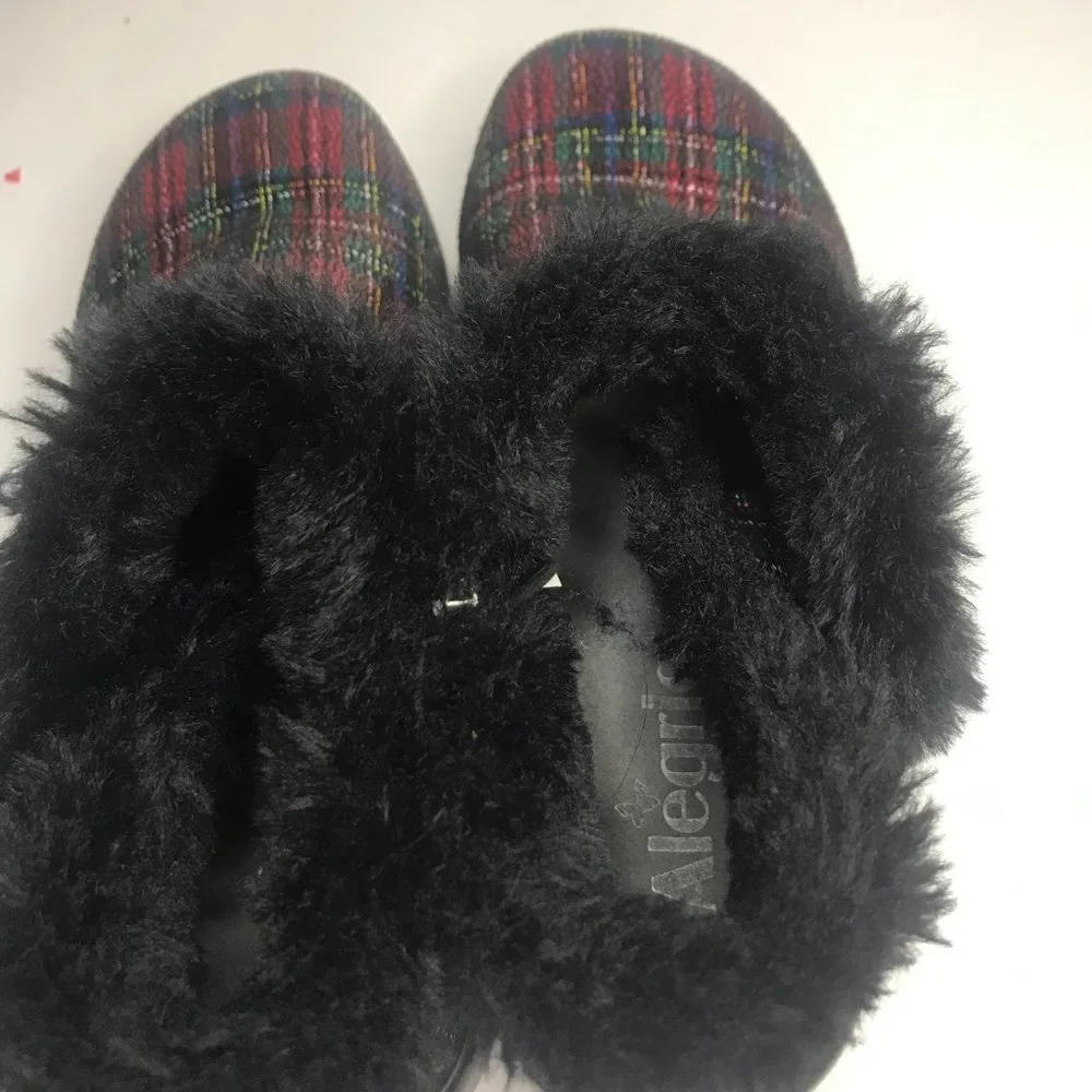 Alegria Women's Water Resistant Faux Fur Ankle Boots size 5.5 (36) - Picture 8 of 10